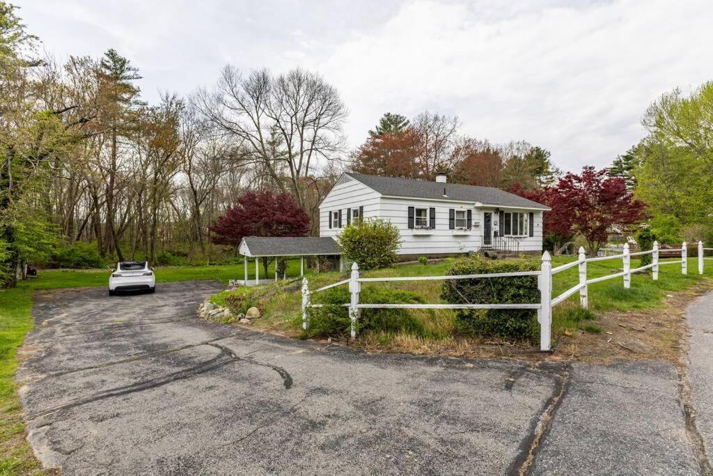 Cozy 3B2Ba Home With Huge Backyard And Gym Northborough Exterior photo