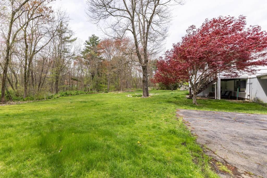 Cozy 3B2Ba Home With Huge Backyard And Gym Northborough Exterior photo